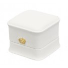 Kinkekarp 5,85x5,85x5cm valge kunstnahaga kaetud, kaunistatud kuldse akrüülist krooniga, sobilik sõrmusele, pakis 1 tk