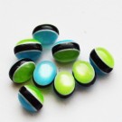 Muovihelmi(resin)  10x8mm  sinisen-vihreän-mustan raidallinen, 1 kpl